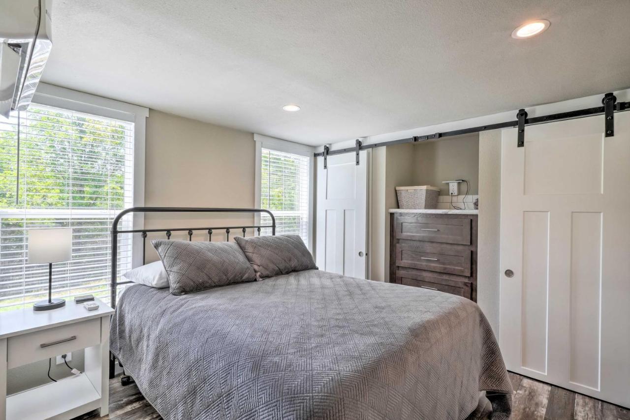 Branson Tiny Home On 52 Acres With Private Lake! ภายนอก รูปภาพ