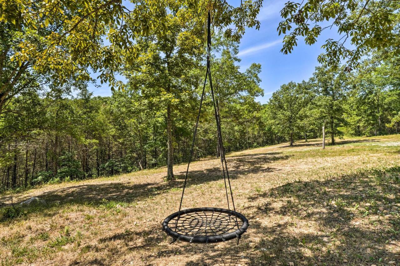 Branson Tiny Home On 52 Acres With Private Lake! ภายนอก รูปภาพ
