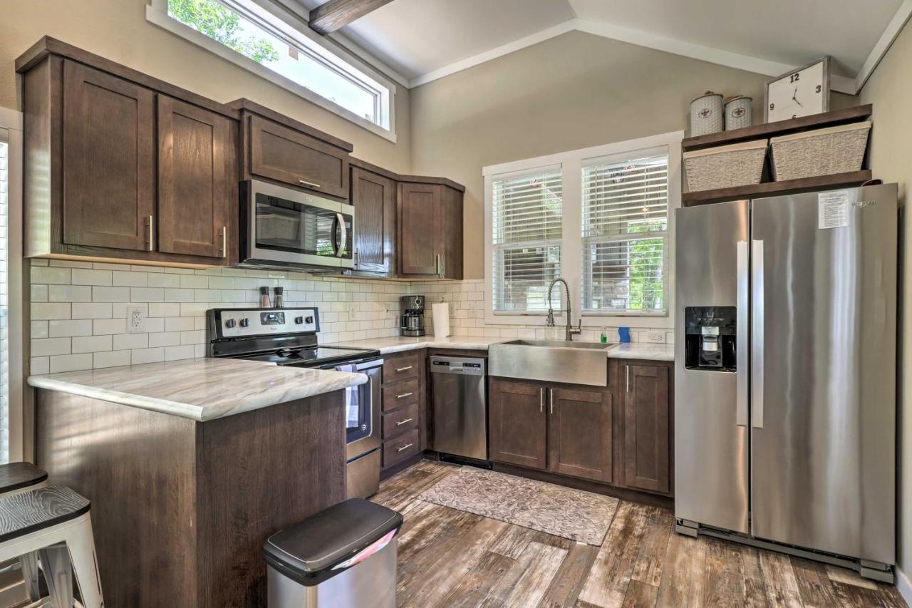 Branson Tiny Home On 52 Acres With Private Lake! ภายนอก รูปภาพ